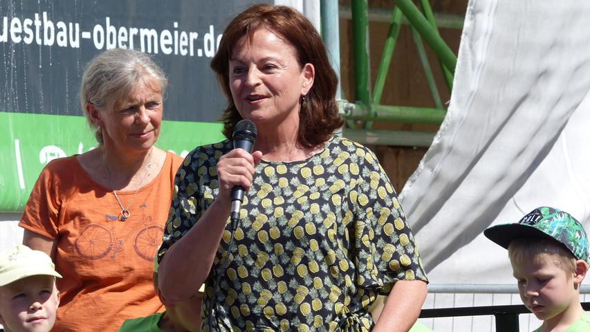 Im Mai 2019 fanden die Europawahlen statt. Trotz des schlechten Abschneidens der CSU geht die Bundestagsabgeordnete Marlene Mortler als eine Siegerin aus der Wahl hervor: Sie schafft den Sprung ins Europaparlament, womit der Landkreis Roth seine direkt gewählte Bundestagsabgeordnete verliert.