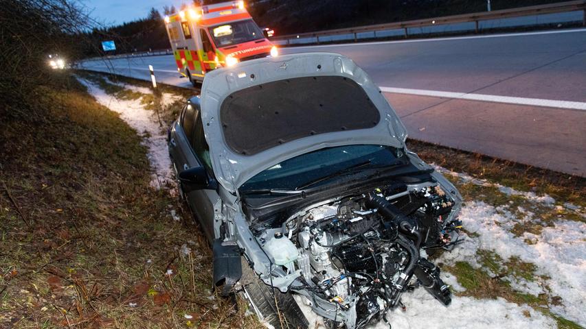 21-Jähriger verliert bei Coburg die Kontrolle über sein Auto