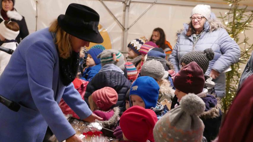 Adventsmarkt mit Christkind in Markt Erlbach