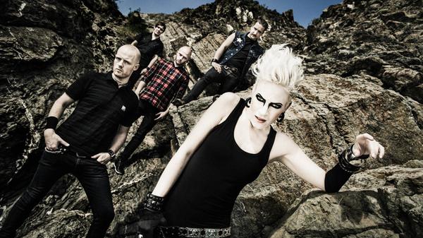 Sie kommen aus Norwegen, und sie mache irgendwie von allem etwas: Djerv mixen Modernen Metal mit Groove, Drive und sogar leichten Black-Referenzen.