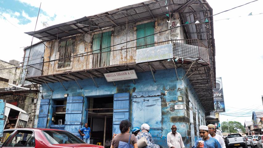 In Port Louis stehen nicht mehr viele typische Handelshäuser wie dieses aus britischer Kolonialzeit.
