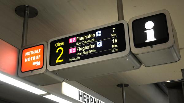 Die Architektur des Bahnhofs Herrnhütte ist an die Ziegelhütte angelehnt, die dort zwischen 1554 und 1794 angesiedelt war. Werktäglich nutzen 11.600 Menschen dort die öffentlichen Verkehrsmittel.