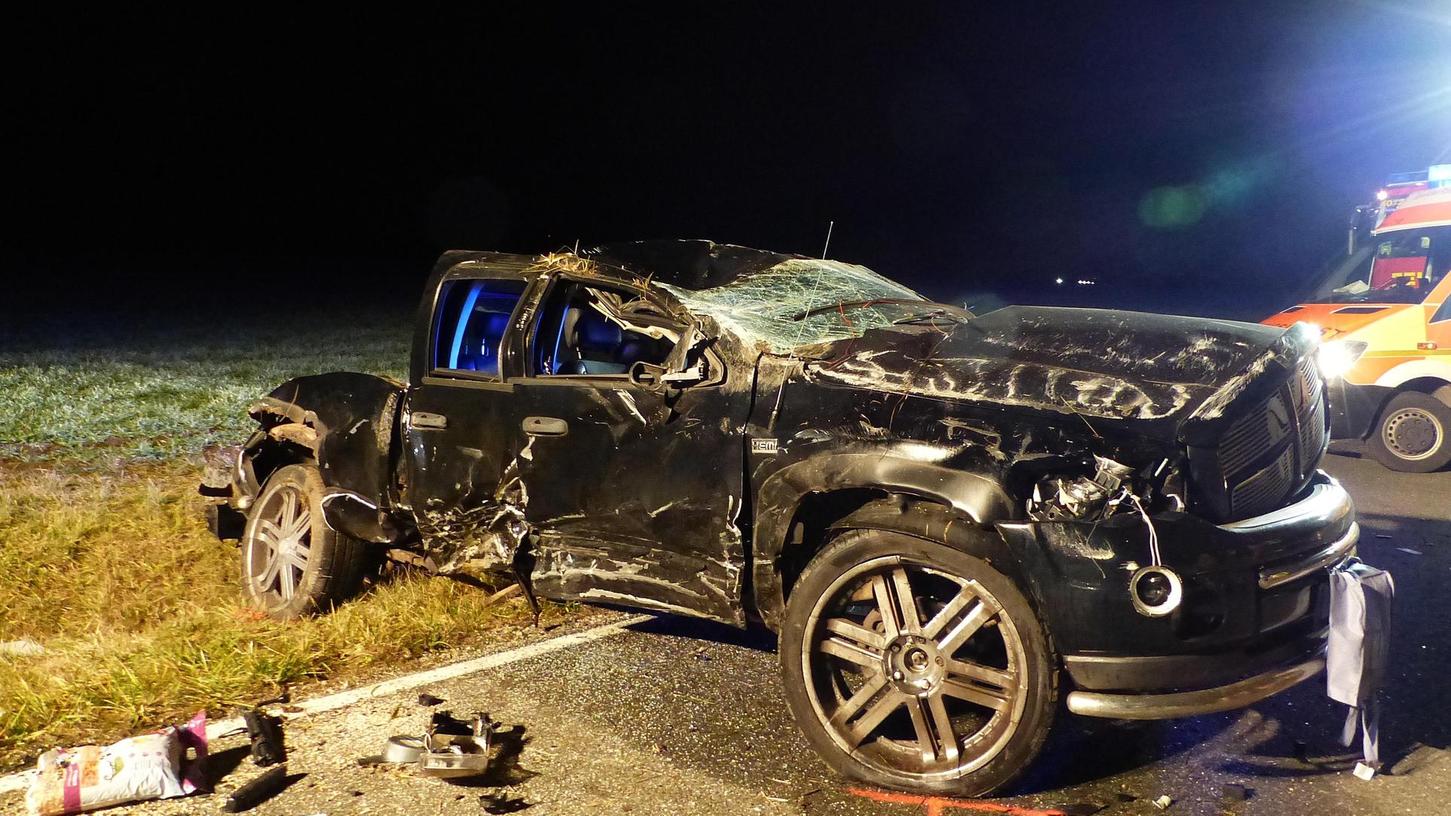 Dodge-Fahrer stirbt bei schwerem Unfall in der Oberpfalz