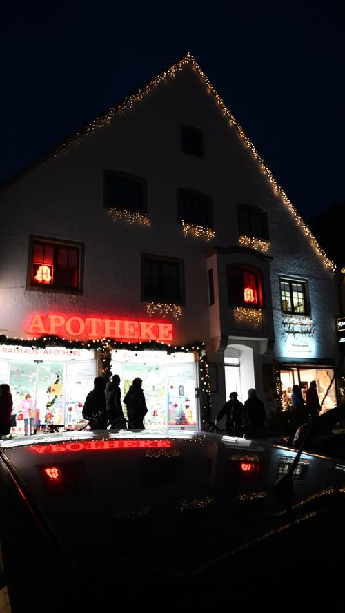 Glühwein, glückliche Kinder, Glücksgefühl: So schön ist der Weihnachtsmarkt in Neumarkt 