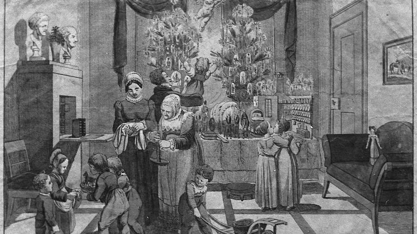 Ein Weihnachtsabend – schon mit den uns vertrauten Tannenbäumen: die Kinder freuen sich an den neuen Spielsachen – einer Puppenstube, Holzpferdchen mit Wagen, Docken und einer Schubkarre. Hier geht es zum Artikel vom 26. Dezember 1969: Gabentisch war klein