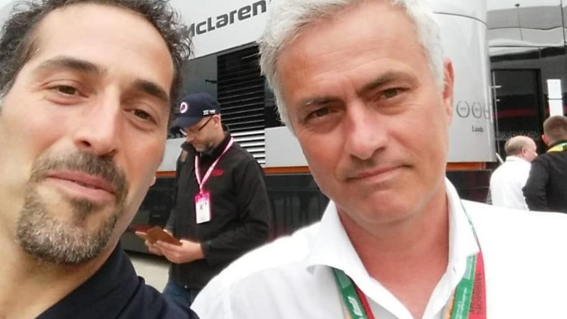 "Zu einem gemeinsamen Foto sagt keiner nein": Francesco Critelli, hier mit Fußballtrainer José Mourinho.