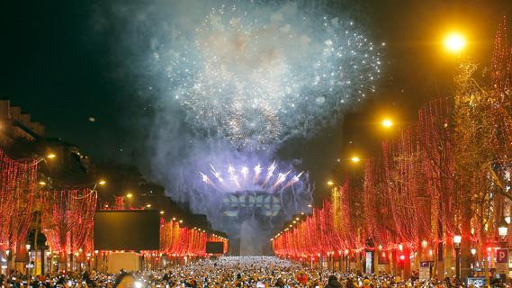 Silvester in nürnberg: die besten partys, dinner & kultur (2020 / 2021) Mit Schutzbrille oder Konfetti: So feiern andere Länder Silvester