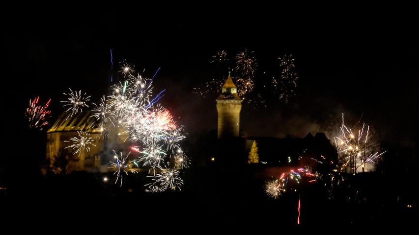 Mit Feuerwerk und viel Party: So begrüßte Nürnberg das Jahr 2020