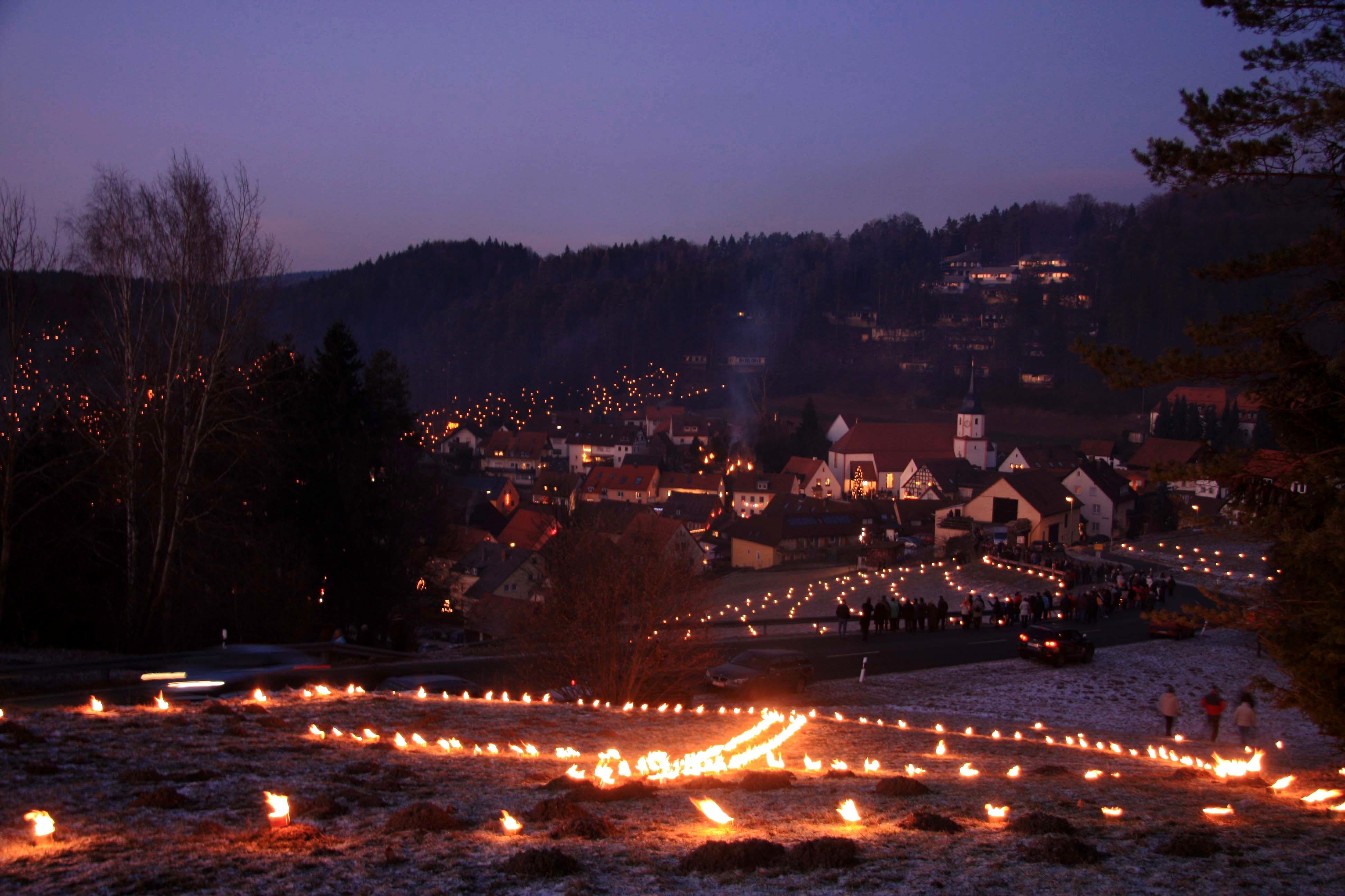 Obertrubach entzündet ein Lichtermeer Nordbayern
