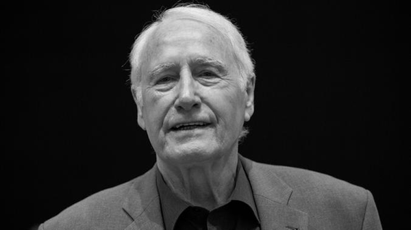 Der ehemalige Fußball-Profi Hans Tilkowski ist im Alter von 84 Jahren gestorben. Der 39-malige Nationalspieler hütete 1966 das deutsche Tor im legendären WM-Finale von Wembley und war in den Siebzigern drei Jahre als Trainer beim 1. FC Nürnberg tätig.