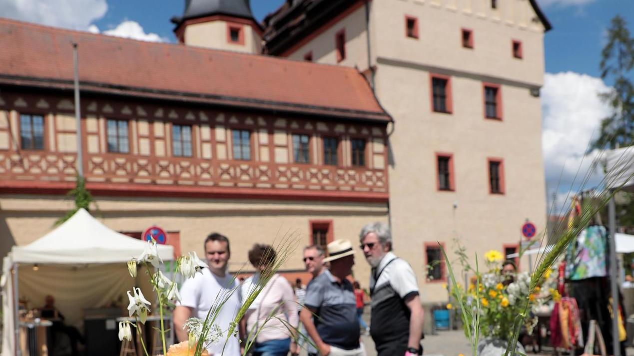 Vom Windelträger bis zum Opa: Besucher stürmen das Pfalzmuseum Forchheim