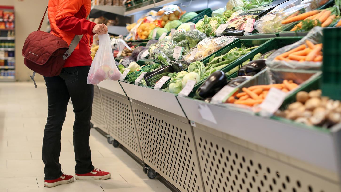 Geht es nach der Verbraucherorganisation Foodwatch werden Obst und Gemüse bald günstiger.