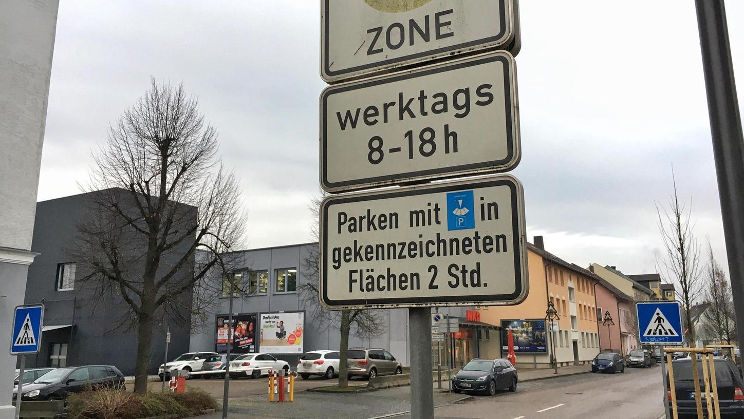 Parken in der Bahnhofstraße: Anwohner kritisieren Kontrollen