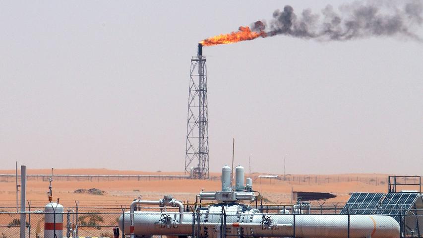 September 2019: Mitte des Monats kommt es zu Attacken auf Ölfelder in Saudi-Arabien. Die Ölproduktion muss nach den Angriffen mit Drohnen und Raketen massiv gedrosselt werden. Als mutmaßlicher Drahtzieher gilt der Iran. Die Regime in Teheran sieht die Huthi-Rebellen im Jemen in der Verantwortung. US-Präsident Trump droht dem Iran erneut mit Vergeltung.