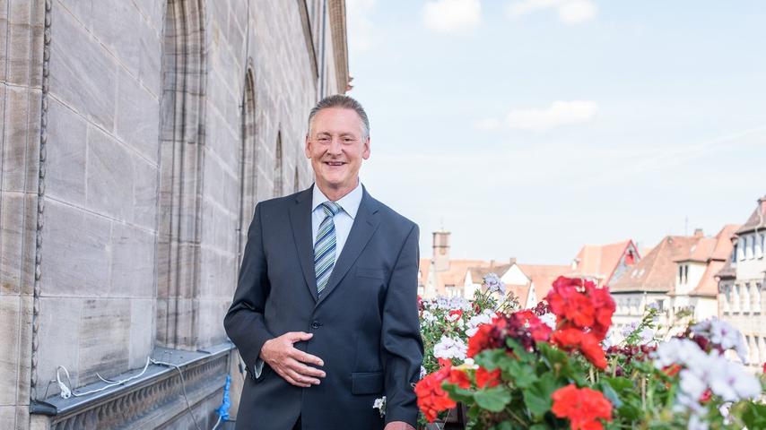 Triumph für den Amtsinhaber: Seit 2002 ist Thomas Jung (SPD) Oberbürgermeister der Stadt Fürth. Nun haben ihm die Bürger erneut ihr Vertrauen ausgesprochen - mit deutlicher Mehrheit. Hier geht es zum kompletten Artikel.
