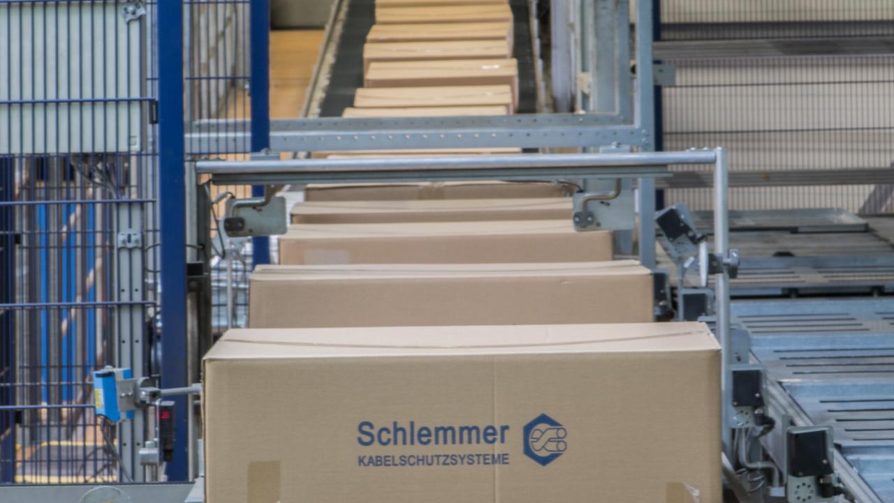 In Haßfurt stellt Schlemmer vor allem Kabelschutzsysteme für Autos und Motorräder her - wie es am Standort weitergeht, ist noch offen. In Haßfurt stellt Schlemmer vor allem Kabelschutzsysteme für Autos und Motorräder her - wie es am Standort weitergeht, ist noch offen.