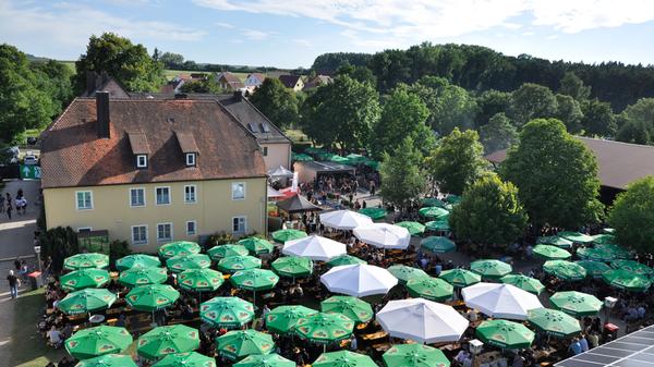Das kleine Festival in Pyras wird es 2021 nicht geben. Nachdem einige der Hauptkünstler für das Strandkorb Open Air in Nürnberg gewonnen werden konnten, wurde die Classic Rock Night Ende Februar offiziell abgesagt. Sie soll nun am 23.07.2022 wieder stattfinden.