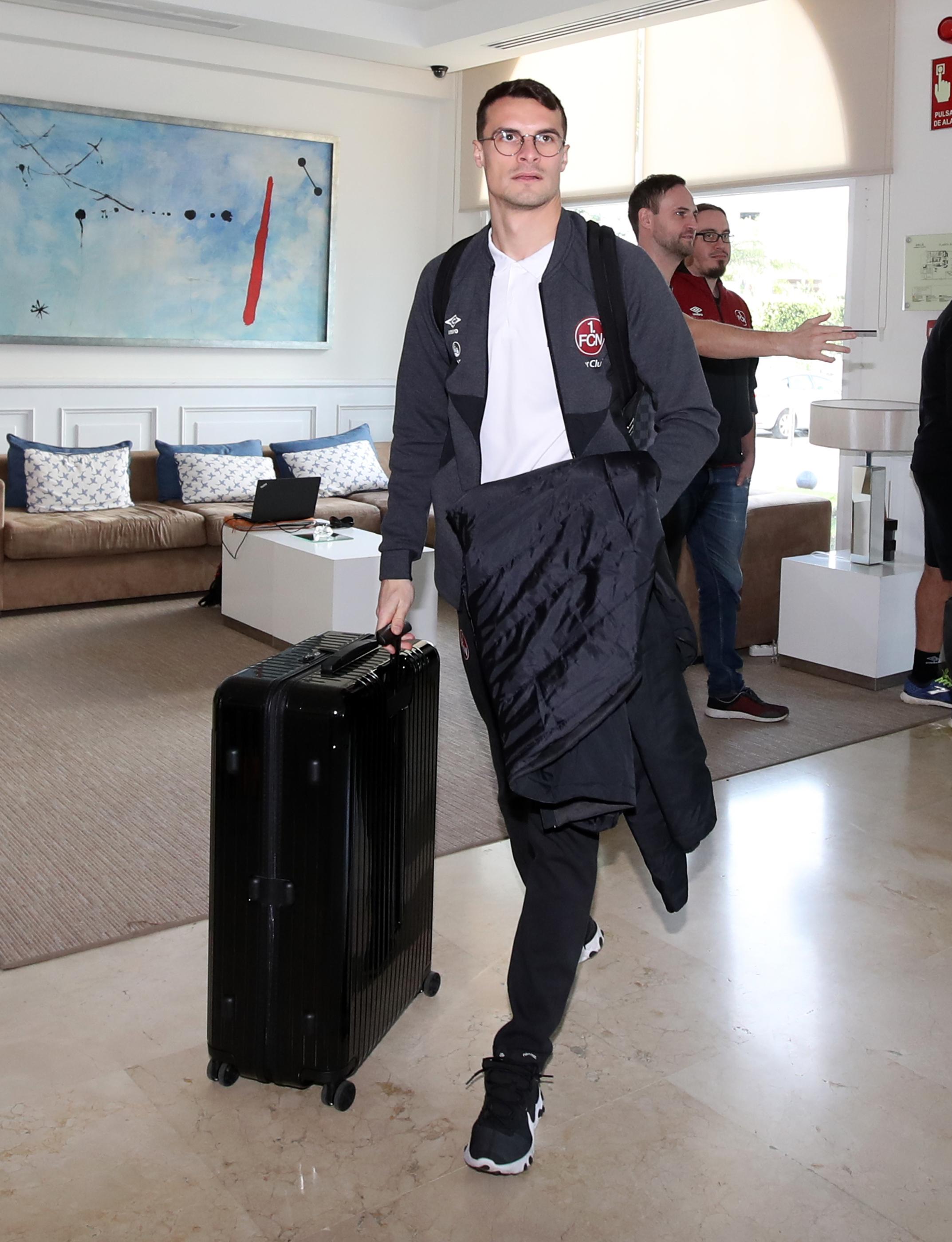 Neuzugang Philip Heise konnte nach seiner Verpflichtung gleich mit ins Trainingslager fliegen. Er wird die Zeit in Marbella nutzen, um sich in die Mannschaft einzufinden. Schließlich soll er in der Rest-Rückrunde für die zuletzt vermisste Stabilität in der Abwehr sorgen.