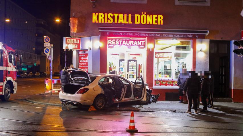 Auto rast in Dönerbude: Zwischenfall in der Gibitzenhofstraße