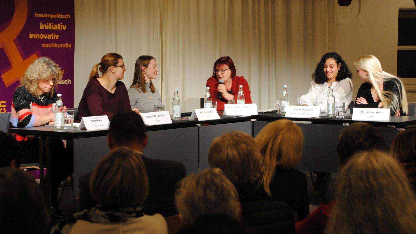Jung, weiblich, ambitioniert: Politikerinnen diskutieren in Schwabach