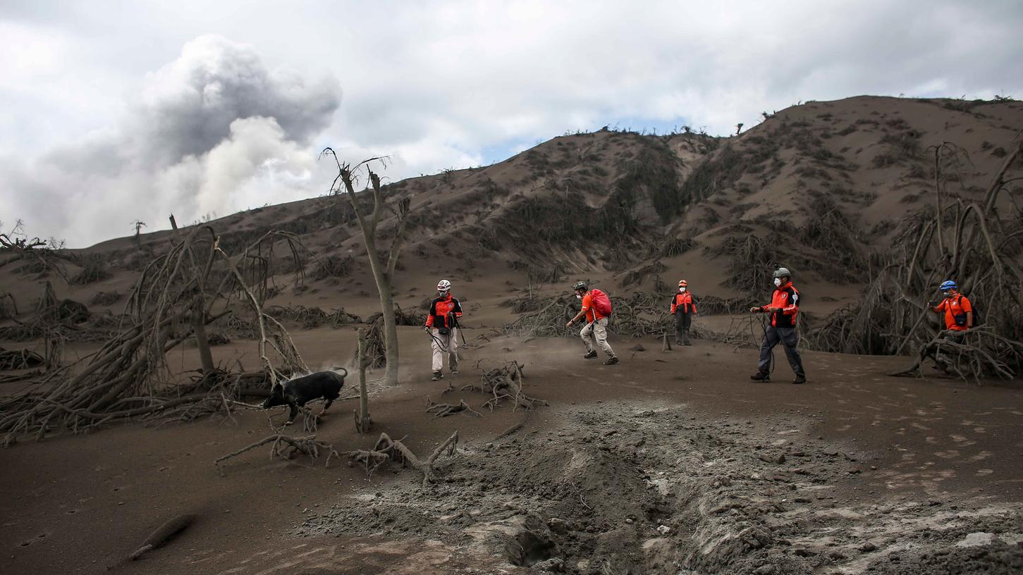 Auf den Philippinen treibt der gefährliche Vulkan "Taal" Hunderttausende Menschen in die Flucht.