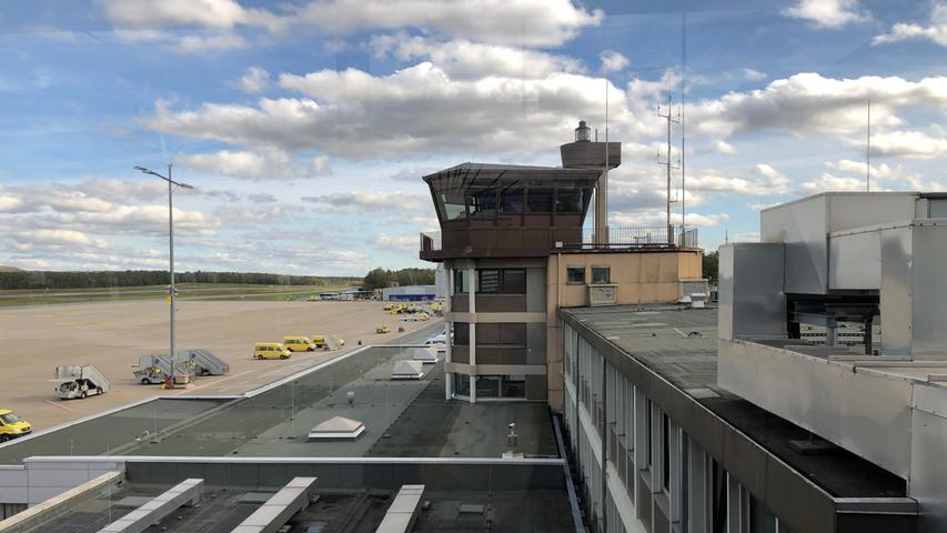 Hier laufen die Fäden zusammen: Der alte Tower im Flughafen