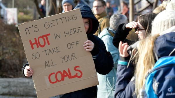 Im Januar 2019 gründete sich in Erlangen eine lokale Gruppe von Fridays for Future. Zum einjährigen Bestehen gab es eine Demo und eine Kundgebung vorm Rathaus.