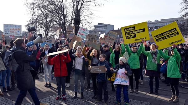 Im Januar 2019 gründete sich in Erlangen eine lokale Gruppe von Fridays for Future. Zum einjährigen Bestehen gab es eine Demo und eine Kundgebung vorm Rathaus.