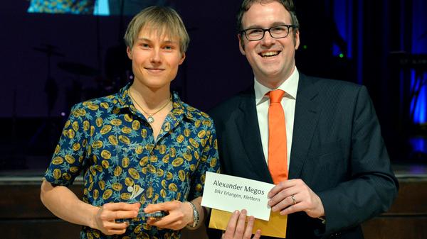 Mit dem Erlanger Oberbürgermeister Florian Janik (rechts) hat Megos gewettet: Holt er in Tokio die Goldmedaille, kommt der Politiker im nächsten Jahr in einem Hawaii-Hemd zum Sportlerball.