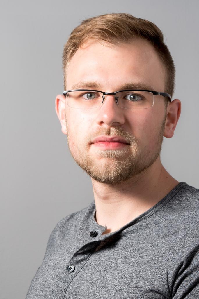 Florian Henig (31) ist seit September 2019 bei XR Nürnberg aktiv. "Zuvor war ich erst zwei Mal in meinem Leben auf Demos", sagt er. Florian Henig (31) ist seit September 2019 bei XR Nürnberg aktiv. "Zuvor war ich erst zwei Mal in meinem Leben auf Demos", sagt er.