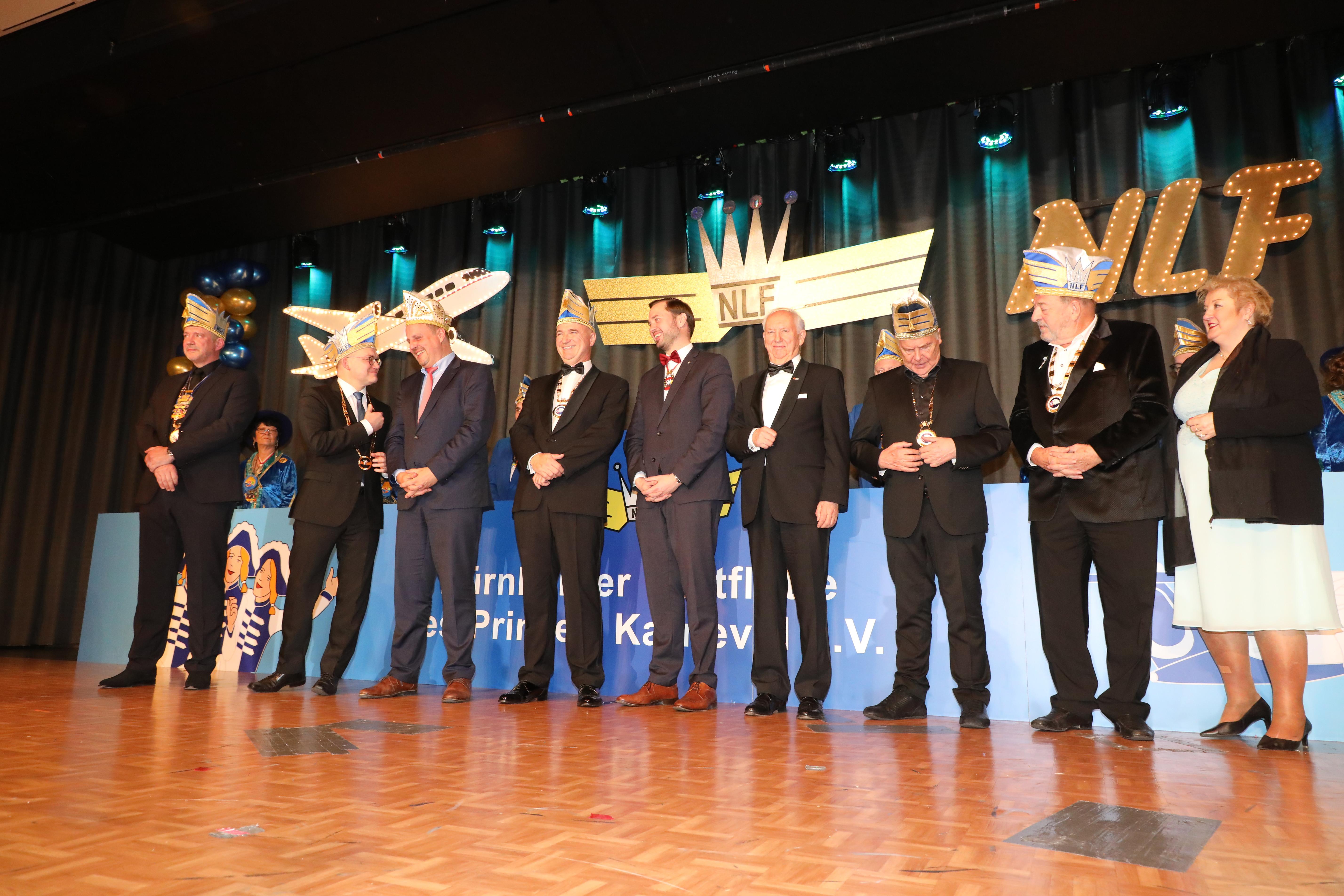 Vorjahressieger Alexander Herrmann (links) hielt die Laudatio.