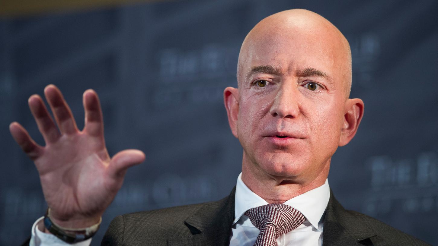 Der saudische Kronprinz soll nach der forensischen Analyse im November 2018 und Februar 2019 private, nicht öffentlich zugängliche Informationen über Bezos' Privatleben an Bezos geschickt haben.