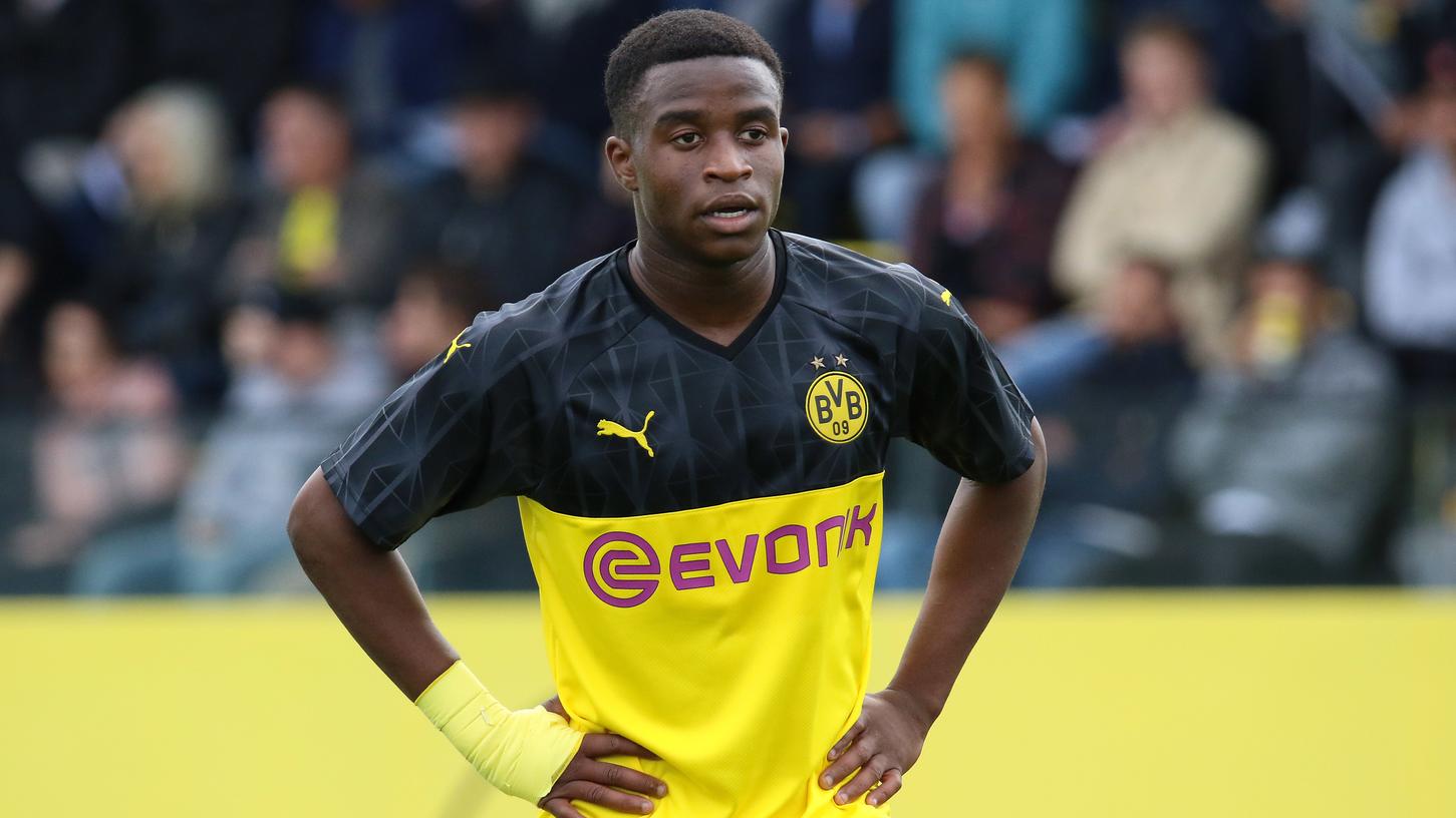 Er gilt als eines der größten Talente Europas, darf aber Stand jetzt noch nicht für die Profimannschaft von Borussia Dortmund spielen: Youssoufa Moukoko.