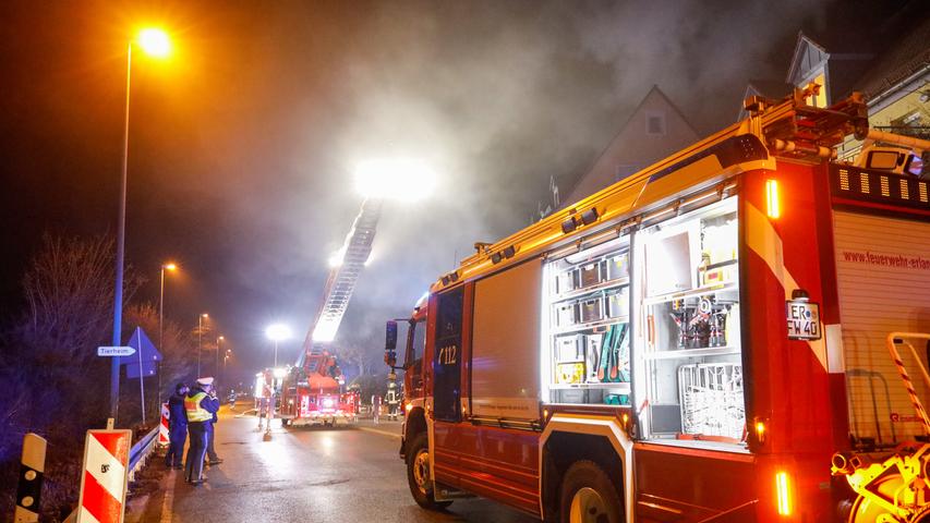 Großeinsatz in Erlangen: Sozialwohnung nach Brand unbewohnbar