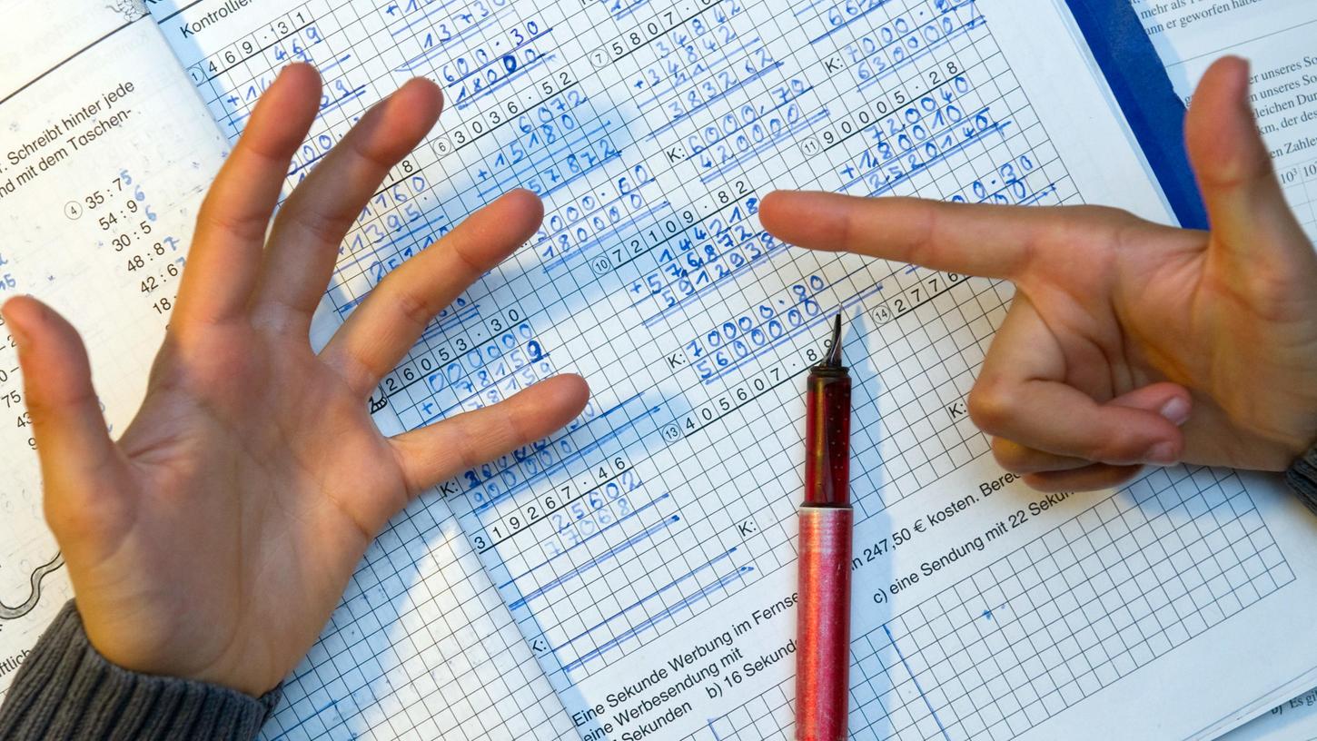 Manche haben Probleme beim Rechnen, anderen fällt es leicht. Die Teilnehmer der Mathe-Olympiade jedenfalls zeichnen sich durch besondere mathematische Fähigkeiten aus.