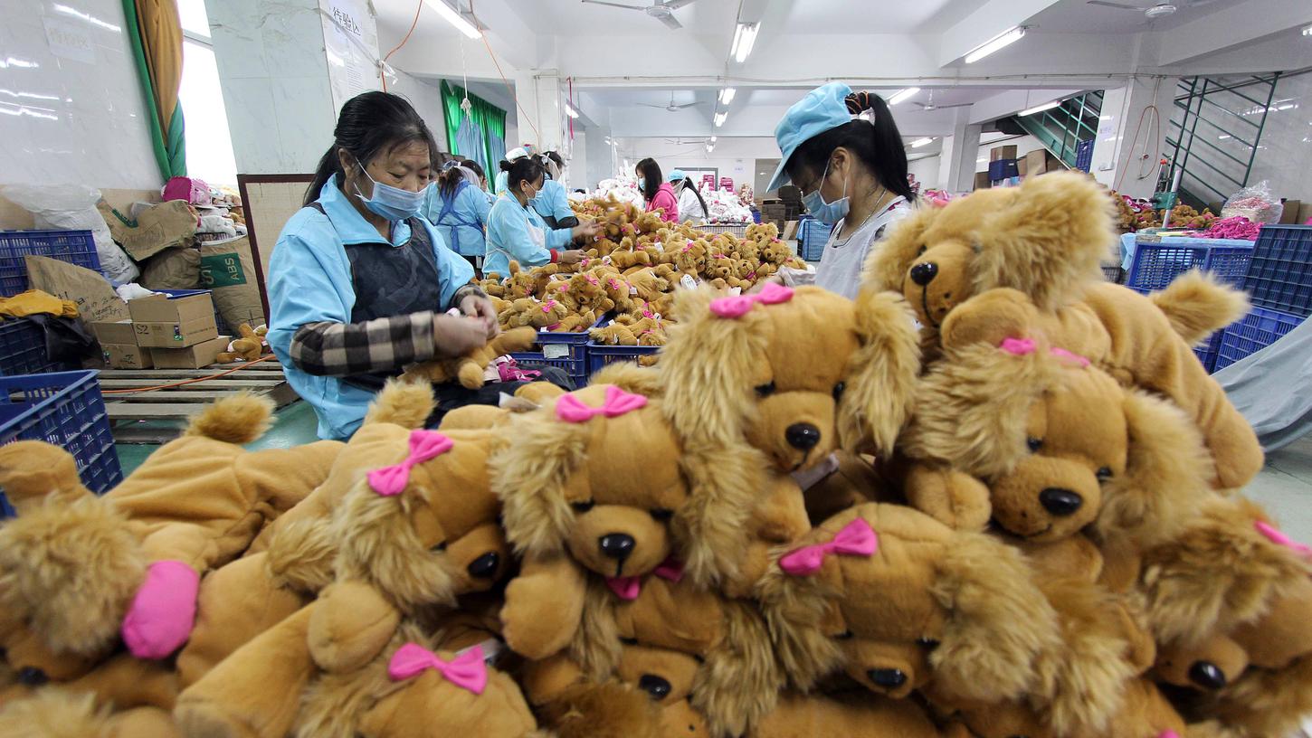 Spielwarenproduktion in China: In vielen Firmen arbeiten die Angestellten unter prekären Bedingungen.