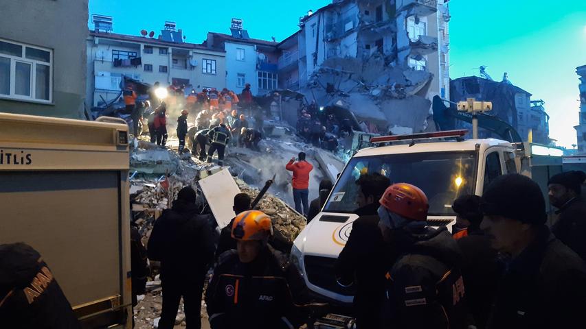Schweres Erdbeben erschüttert Osttürkei: Zahlreiche Tote und Verletzte
