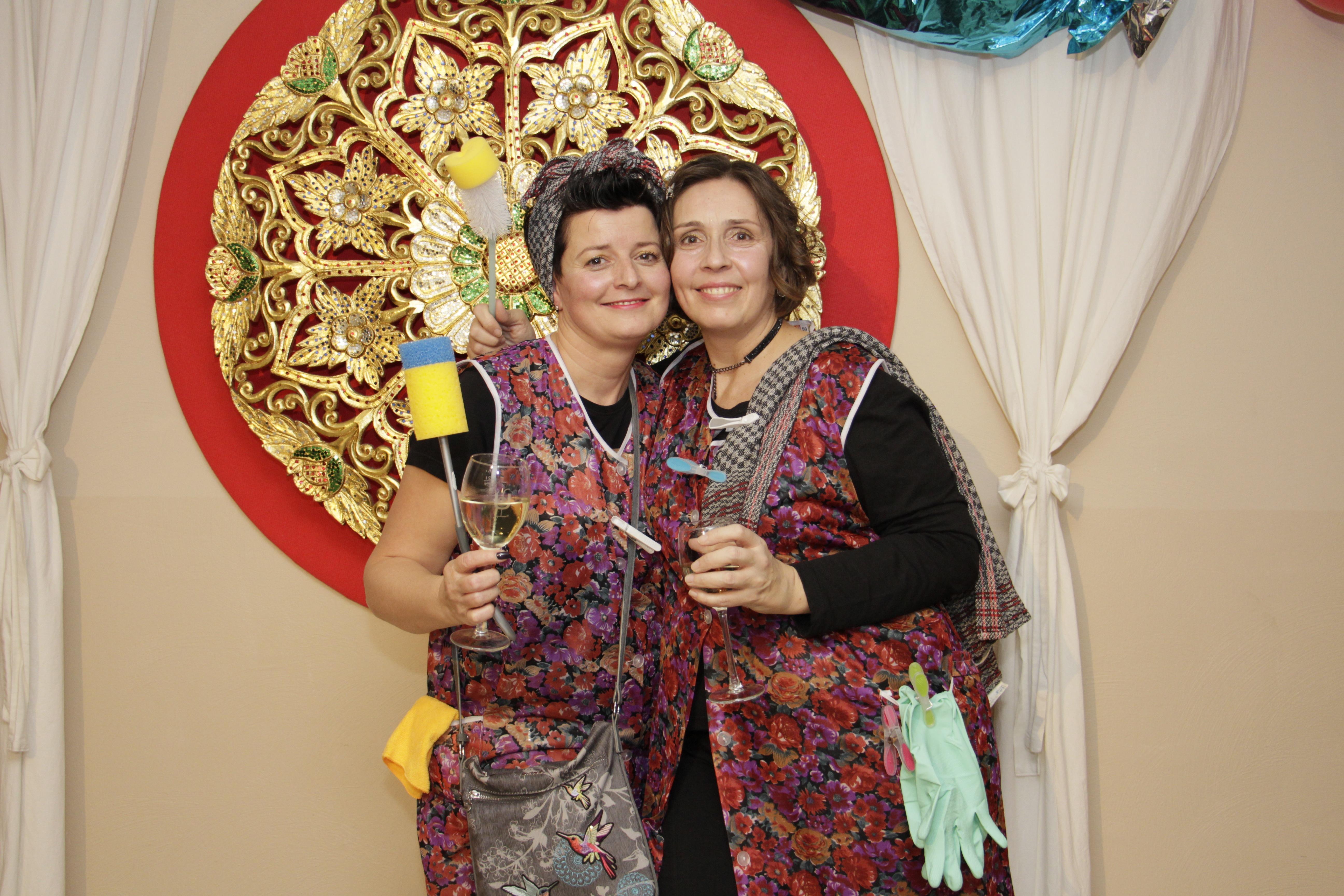 Wortwörtlich fein herausgeputzt haben sich diese beiden Faschingsfans.