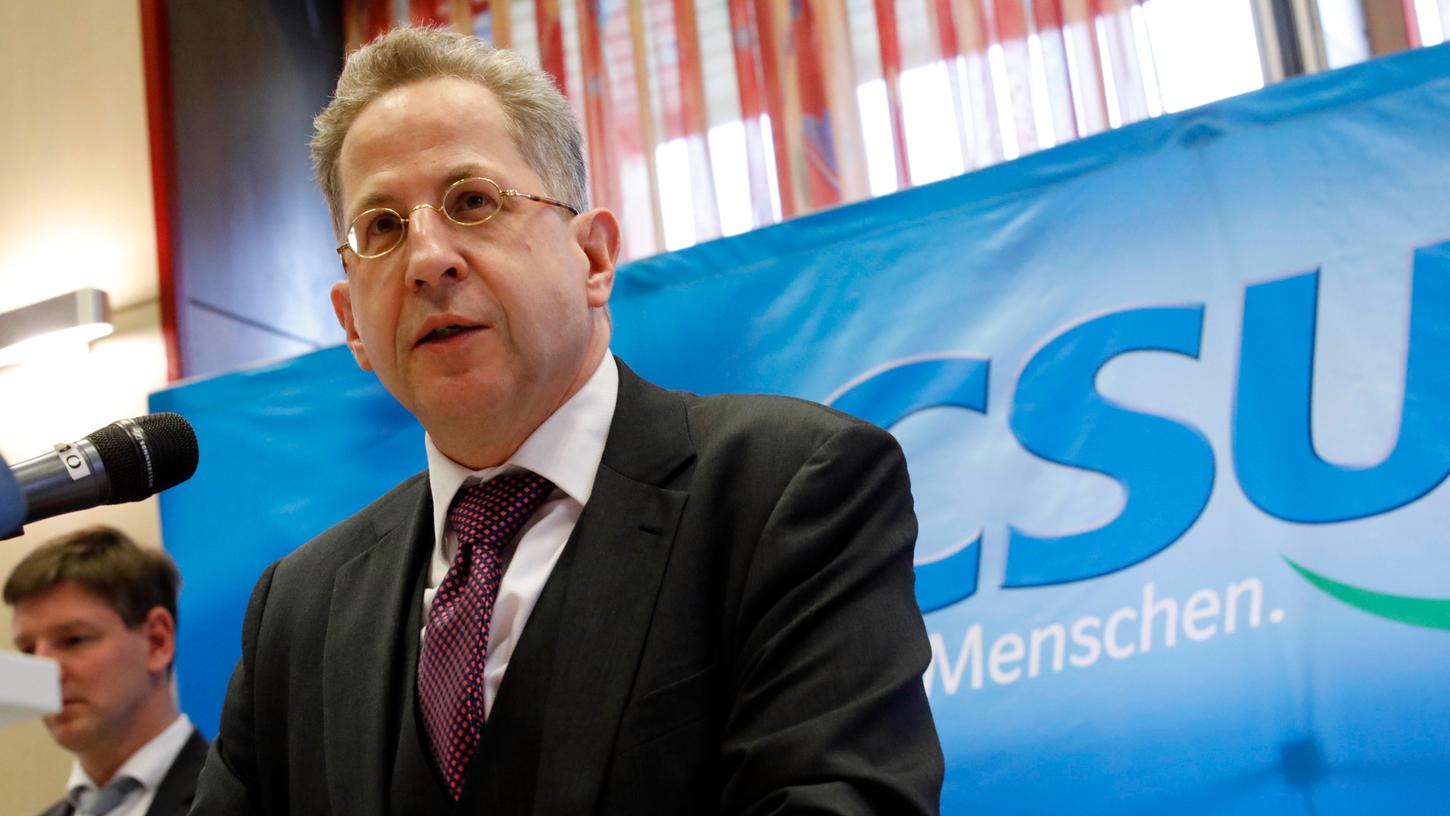 Die Demokratie in Deutschland, sagte Maaßen bei seinem Auftritt bei der CSU Langwasser, werde sowohl von rechtsextremer als auch von linksextremer Seite bedroht.