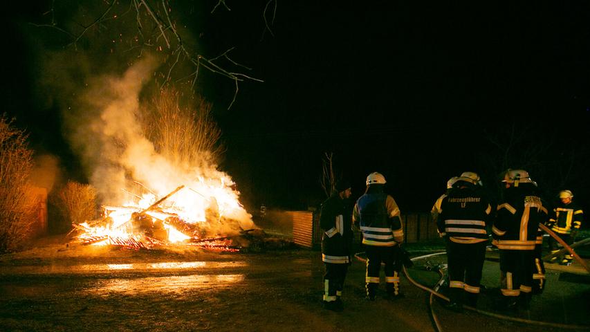 Hüttenbrand auf Golfplatz in Lauterhofen