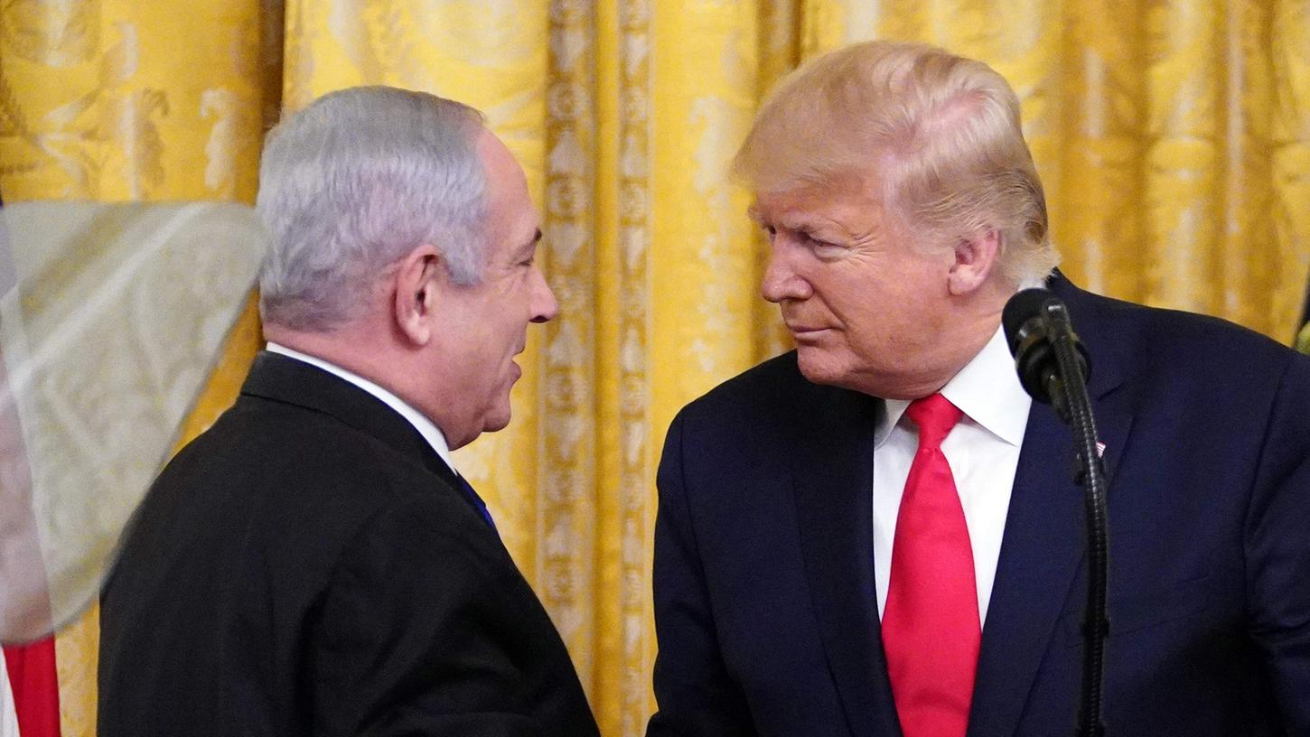 Benjamin Netanyahu (links) und Donald Trump bei einer Pressekonferenz in Washington.