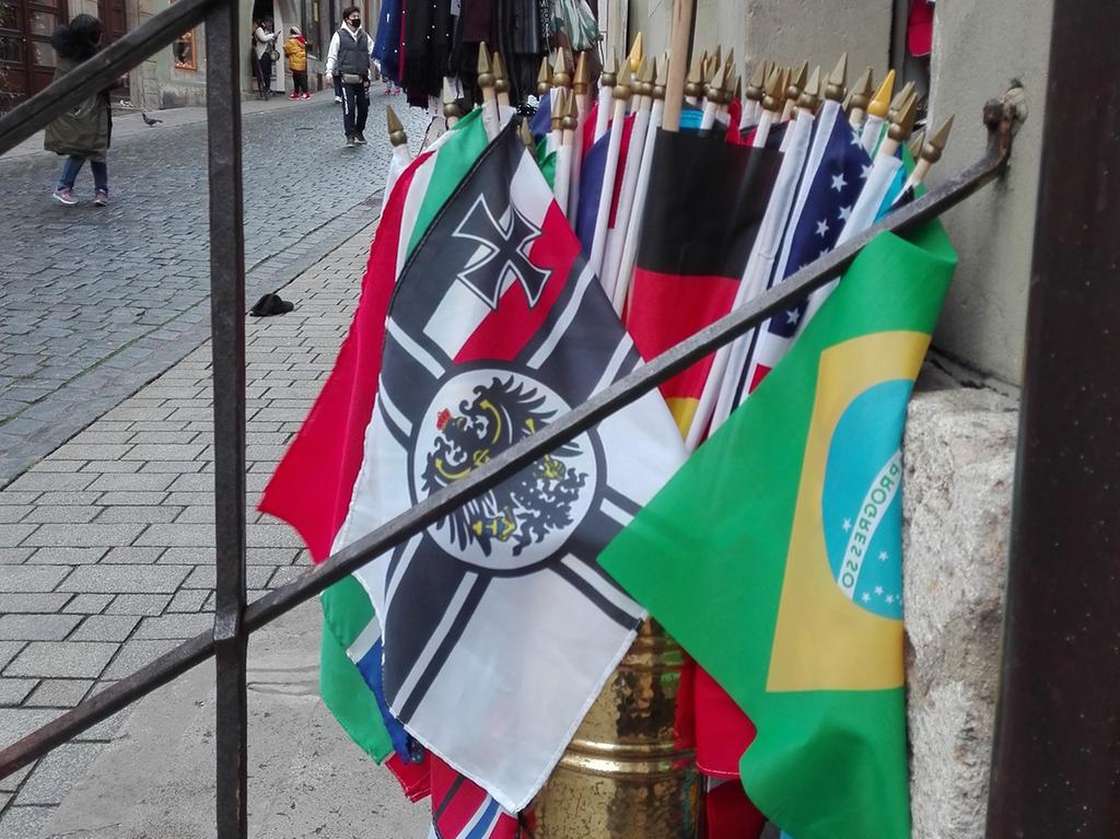 Wirbel Um Reichskriegsflaggen In Rothenburger Kiosk Rothenburg Nordbayern De