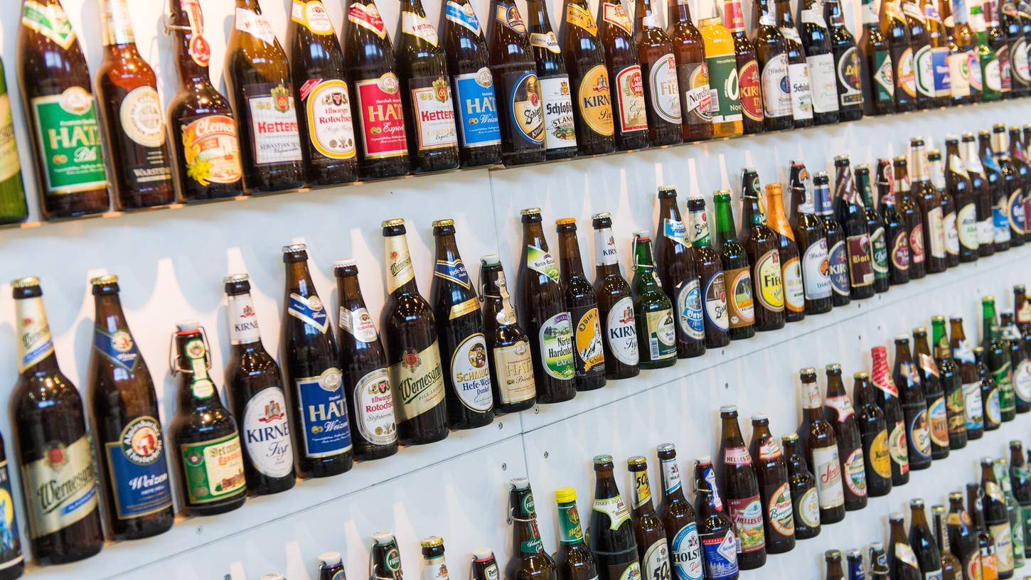 Die Auswahl an Bier ist groß - der Durst der Verbraucher ist im Jahr 2019 allerdings leicht zurückgegangen.