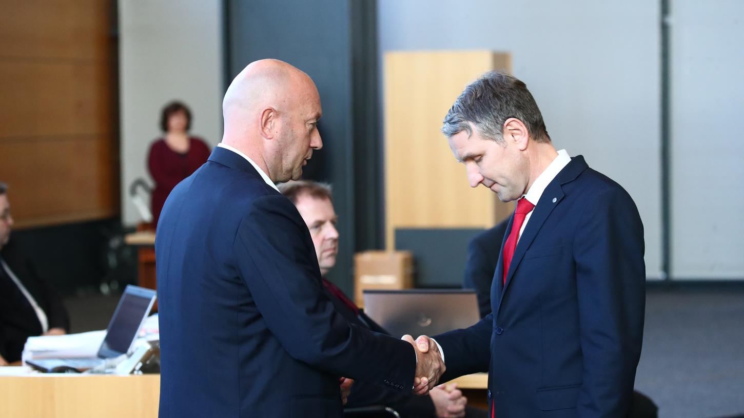 Björn Höcke (rechts) gratulierte dem neuen Ministerpräsidenten Thomas Kemmerich - nur einen Tag später gab der FDP-Mann seinen Rücktritt bekannt.