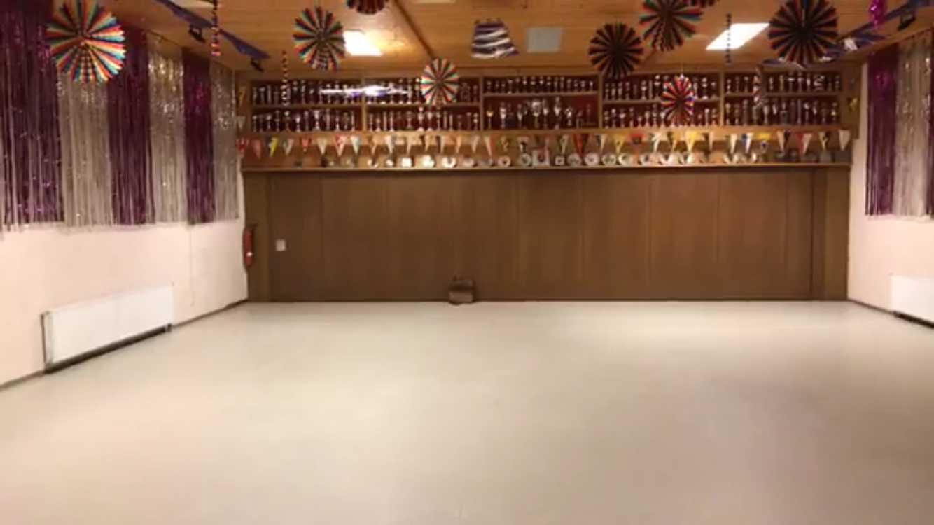 Nach dem NN-Forum in Forchheim sah der Saal des Burker Sportheims wieder so aus...