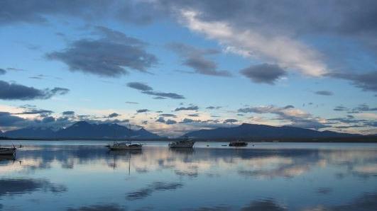 Den Sonnenaufgang am Puerto Natales in Patagonien knipste Michaela Handerer aus Nürnberg.Stimmen: 5.