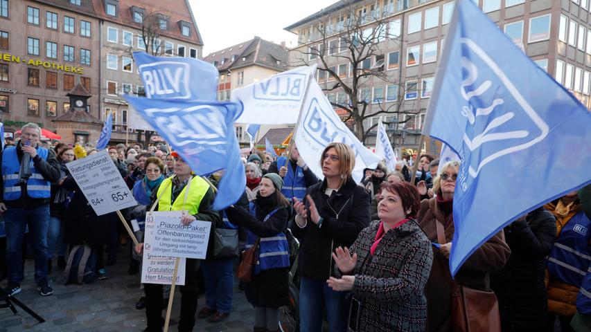 Nürnberger Lehrer machten ihrem Ärger Luft: Demo gegen Mehrarbeit