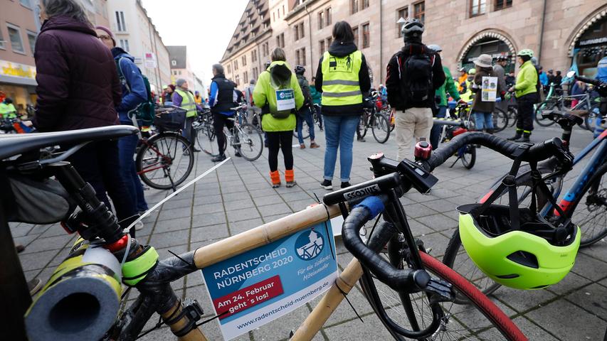 Mit der Nudel durch Nürnberg: Alle Bilder der Radfahrer-Demo