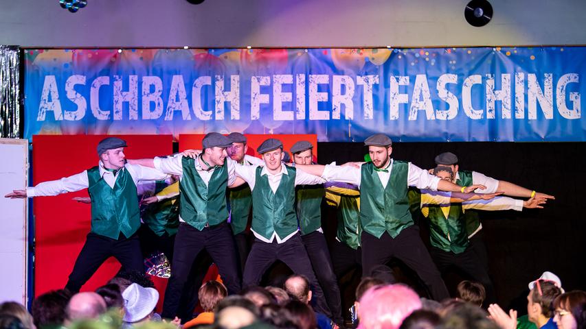 Matrosen, Sportler und Holzfäller: So war das Männerballett-Turnier in Aschbach