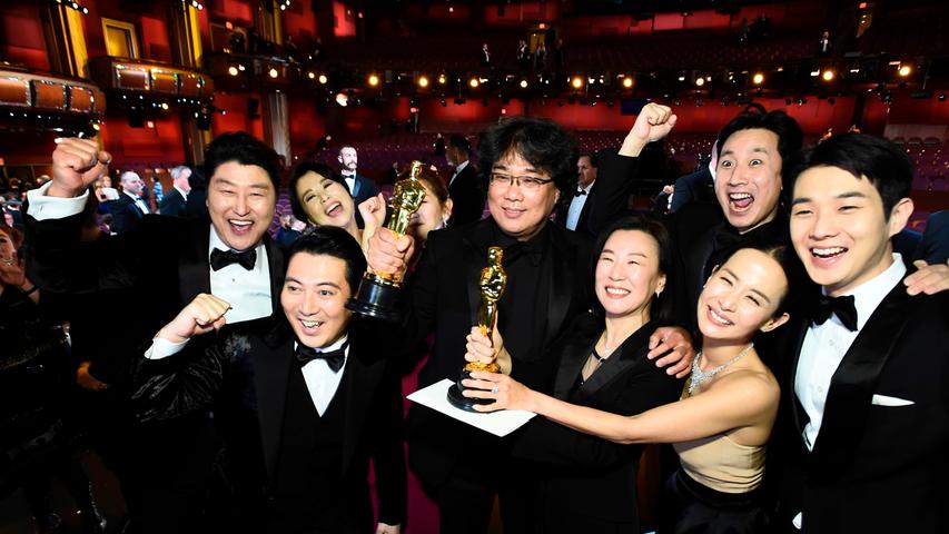 Eine spektakuläre Nacht in Hollywood liegt hinter uns: Die südkoreanische Satire "Parasite" hat den Oscar für den besten Film gewonnen. Es war das erste Mal in der Geschichte, dass eine nicht-englischsprachige Produktion in der Königskategorie triumphierte.